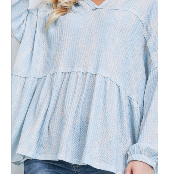 PEACH LOVE CALIFORNIA Baby Blue Tie-Dye Hoodie Top - Picture 5 of 7